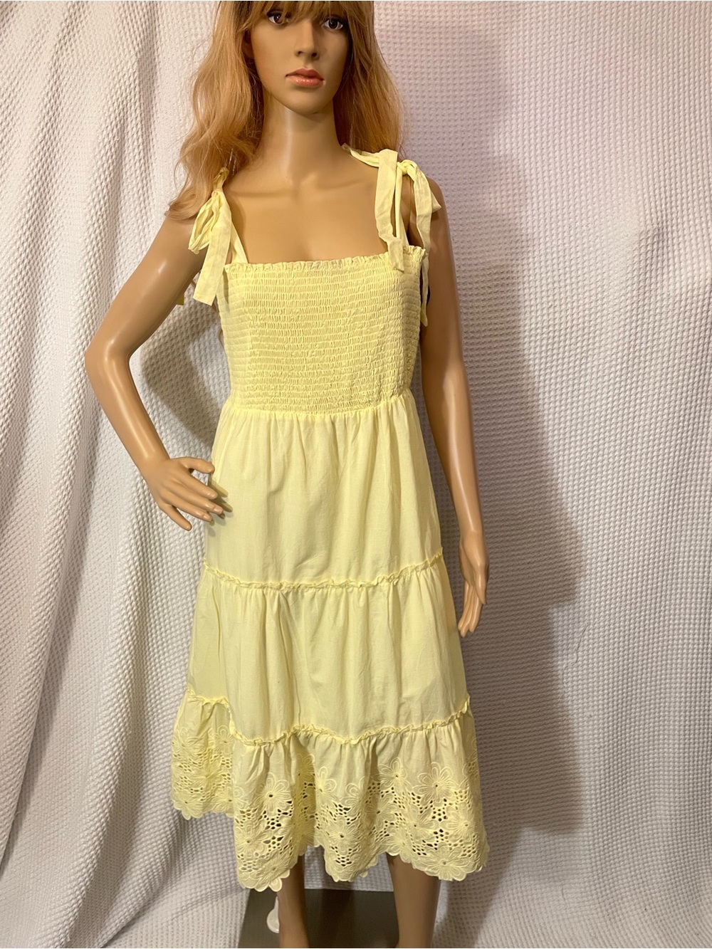 Forever 21 Yellow Flowy Maxi Dress W/ Tie Straps & Embroidered Bottom Size 1X